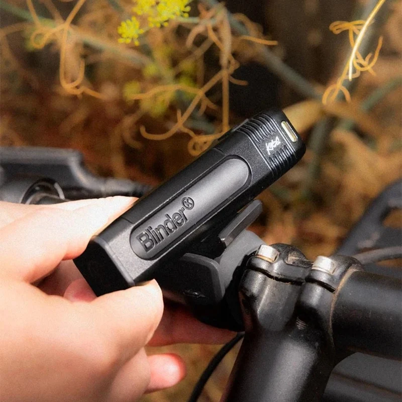 Éclairage LED avant vélo Knog Blinder Pro 700