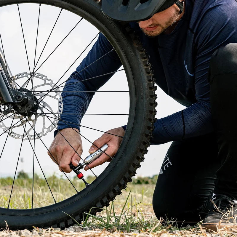 LEZYNE CLIK DRIVE CO2 WITH 20G CARTRIDGE