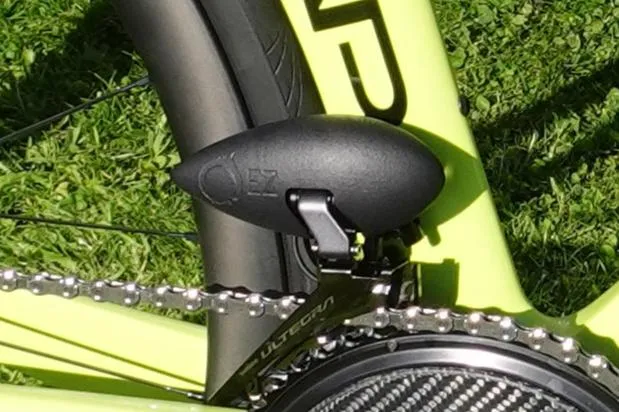 Le protège-dérailleur avant EZ Gains® Aero permet d'économiser 5.8 watts