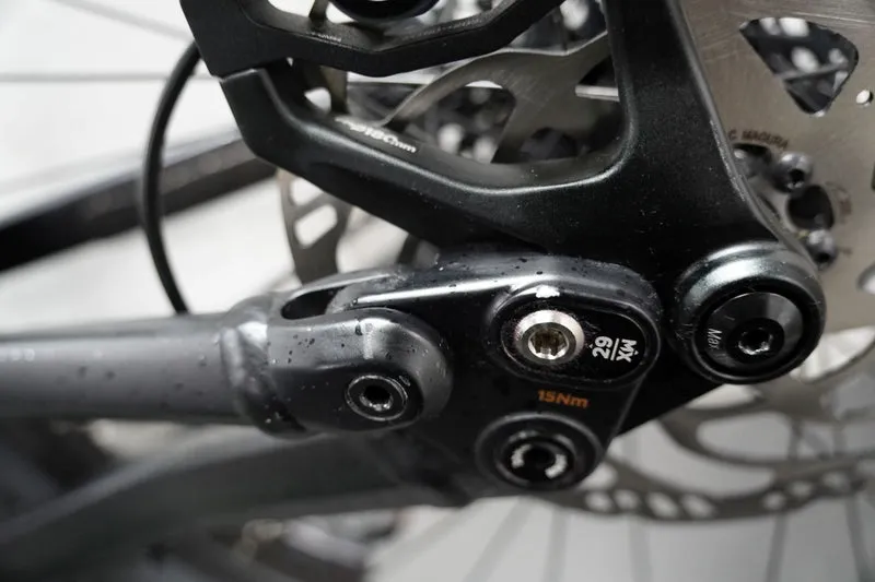 Ex Demo - Polygon Collosus N8 Carbon - Enduro Mountain Bike M2