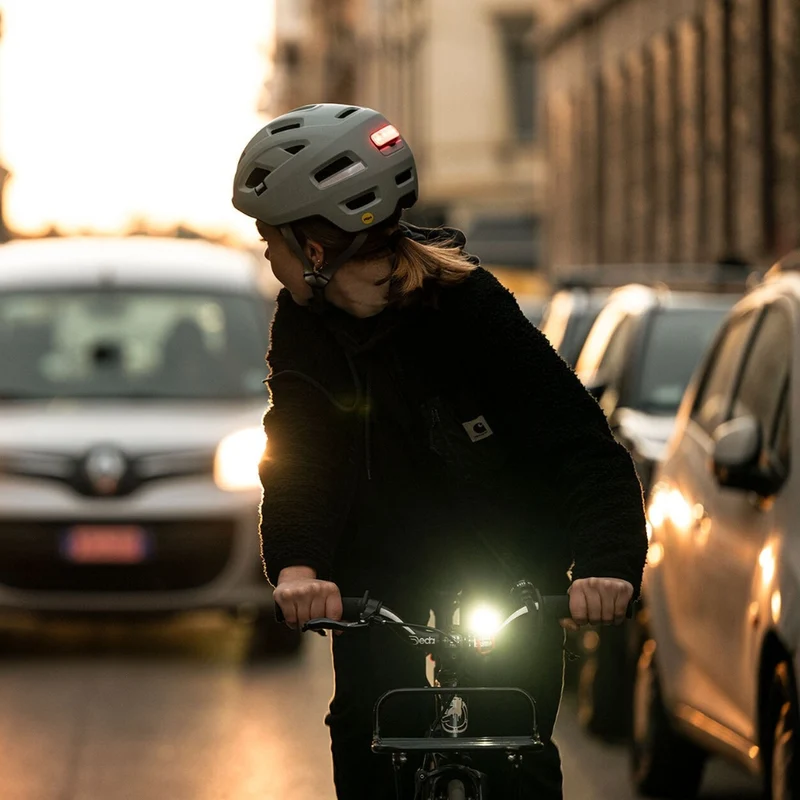 Casque velo electrique Met E-Mob Mips avec lumiere