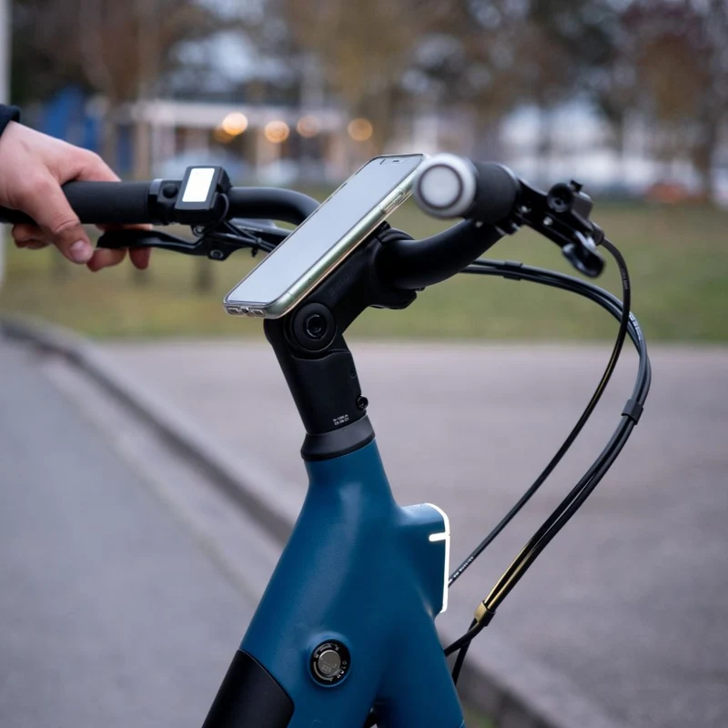 Vélo électrique avec clignotants intégrés Ellipse E2ST Courroie Fourche Rigide