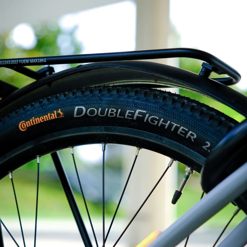 Vélo électrique avec clignotants intégrés Ellipse E2ST Courroie Fourche Suspendue