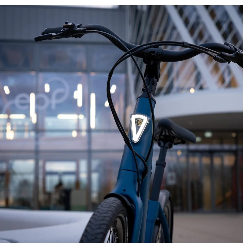 Vélo électrique avec clignotants intégrés Ellipse E2ST Courroie Fourche Rigide