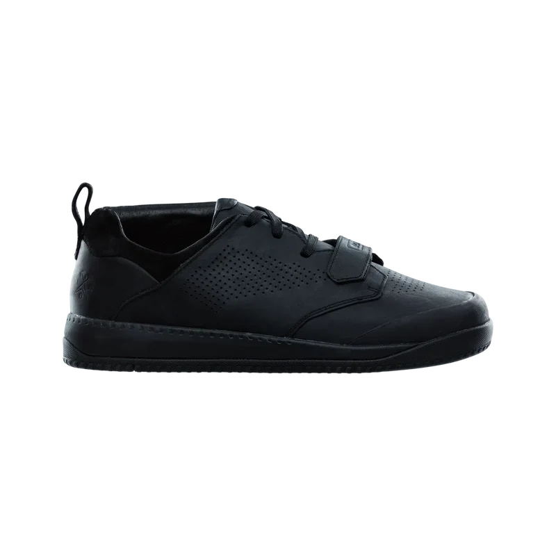 ION Scrub Flat Select Shoes