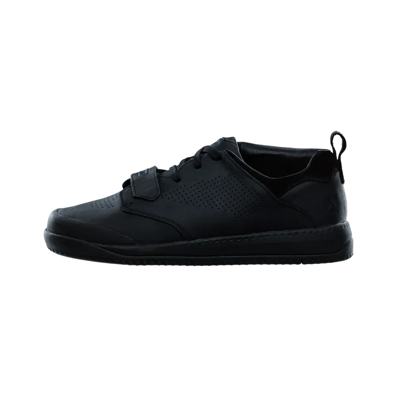 ION Scrub Flat Select Shoes