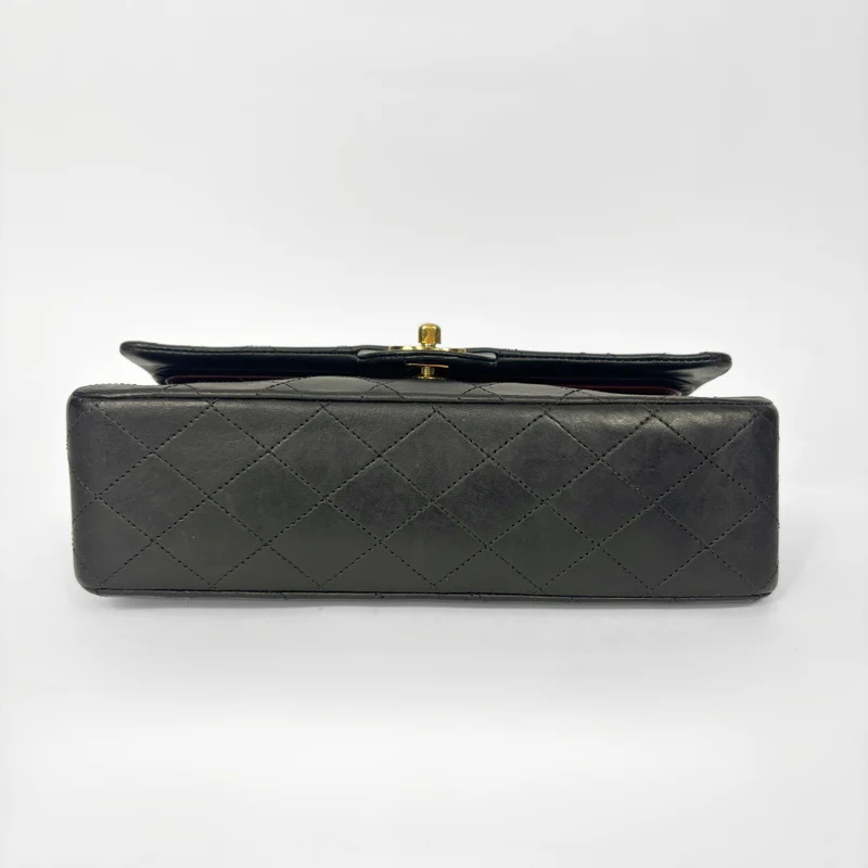 Chanel Classic Flap Bag Cuir d'agneau moyen