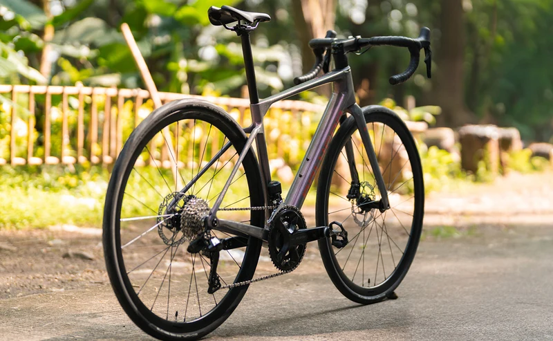 Polygon Strattos 7 - 105 Di2 Carbon Endurance Bike