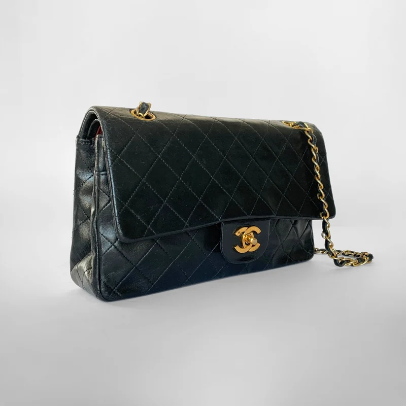 Chanel Classic Flap Bag Cuir d'agneau moyen