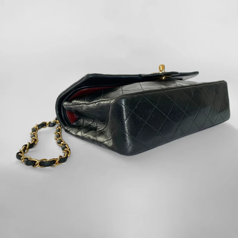Chanel Classic Flap Bag Cuir d'agneau moyen