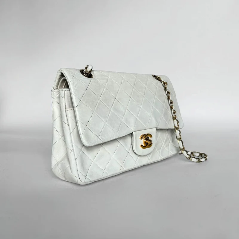 Chanel Classic Flap Bag Cuir d'agneau moyen