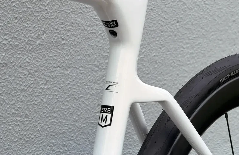 Polygon Strattos C8 - Ultegra Di2 Carbon Endurance Bike