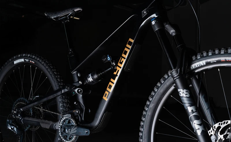 Polygon Collosus N8 Carbon - Enduro Mountain Bike