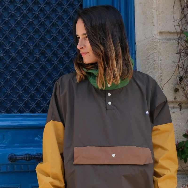 Poncho de pluie court Poule Party adulte Kaki