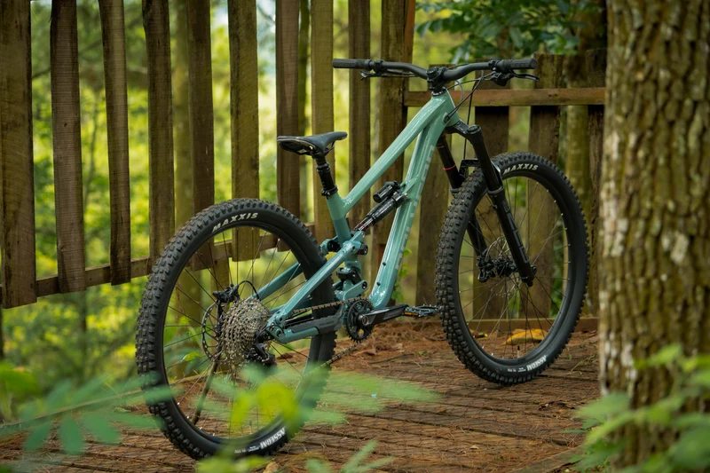Polygon Collosus N7 - Enduro Mountain Bike