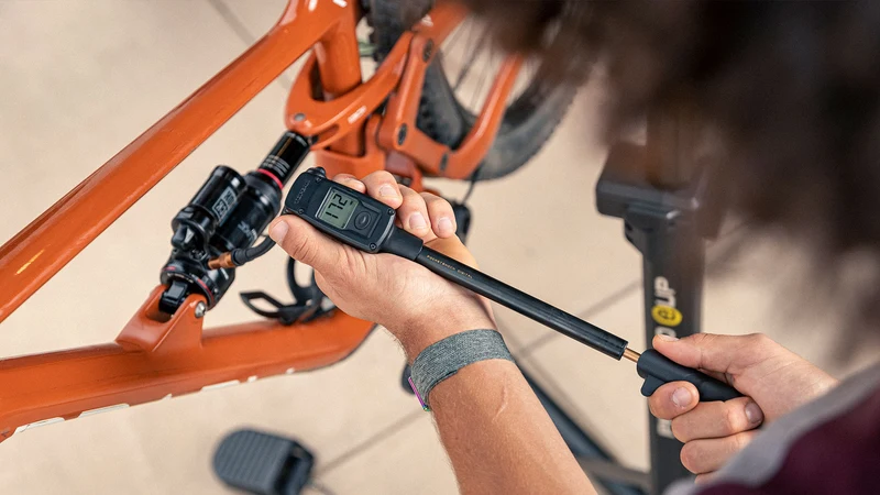 Topeak Pocket Shock Digital