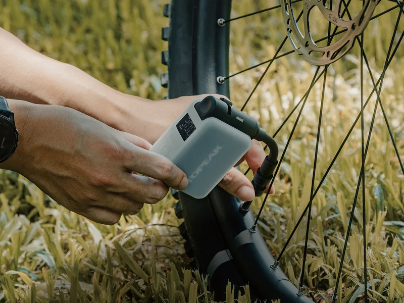 Topeak E-Booster Digital - Electric Bike Pump