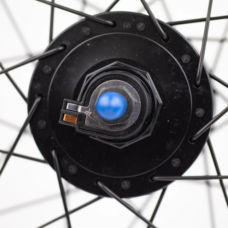 roue Shimano 650B avec moyeu dynamo Nexus intégré