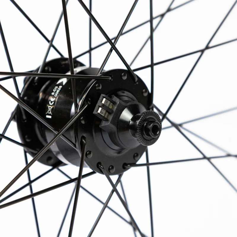 Roue avant de 28 pouces avec moyeu dynamo Shutter Précision - disque 9mm