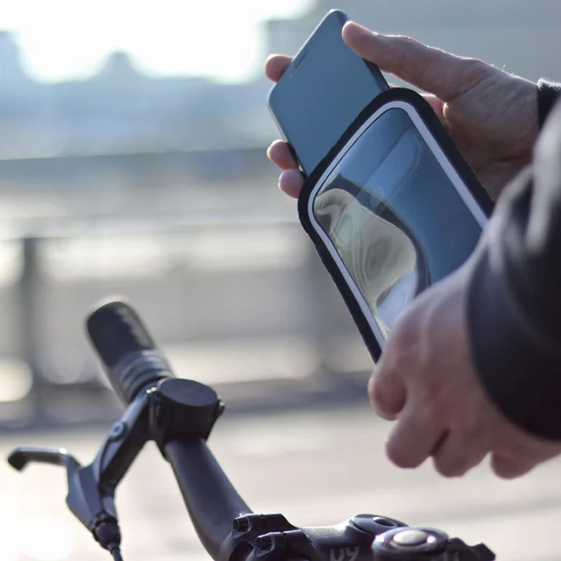 Etui étanche smartphone pour vélo avec support aimanté Shapeheart