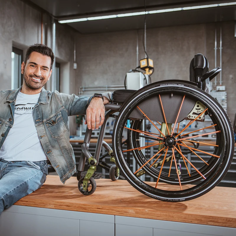 Pneu vélo Schwalbe Marathon Plus Black'n'Roll 24" pour fauteuil