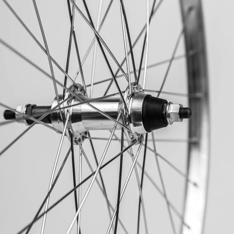 Roue arrière de vélo 650B à écrous