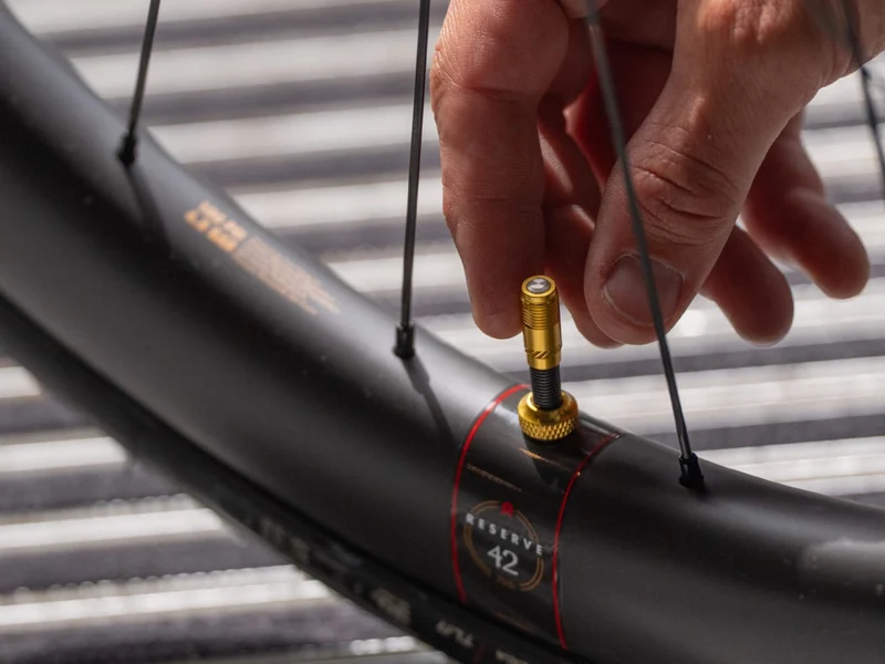 Valves BBB CORE CAP Noir (x2)
