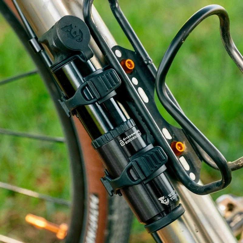 Pompe à Main WOLF TOOTH ENCASE CLIK VALVE 40CC